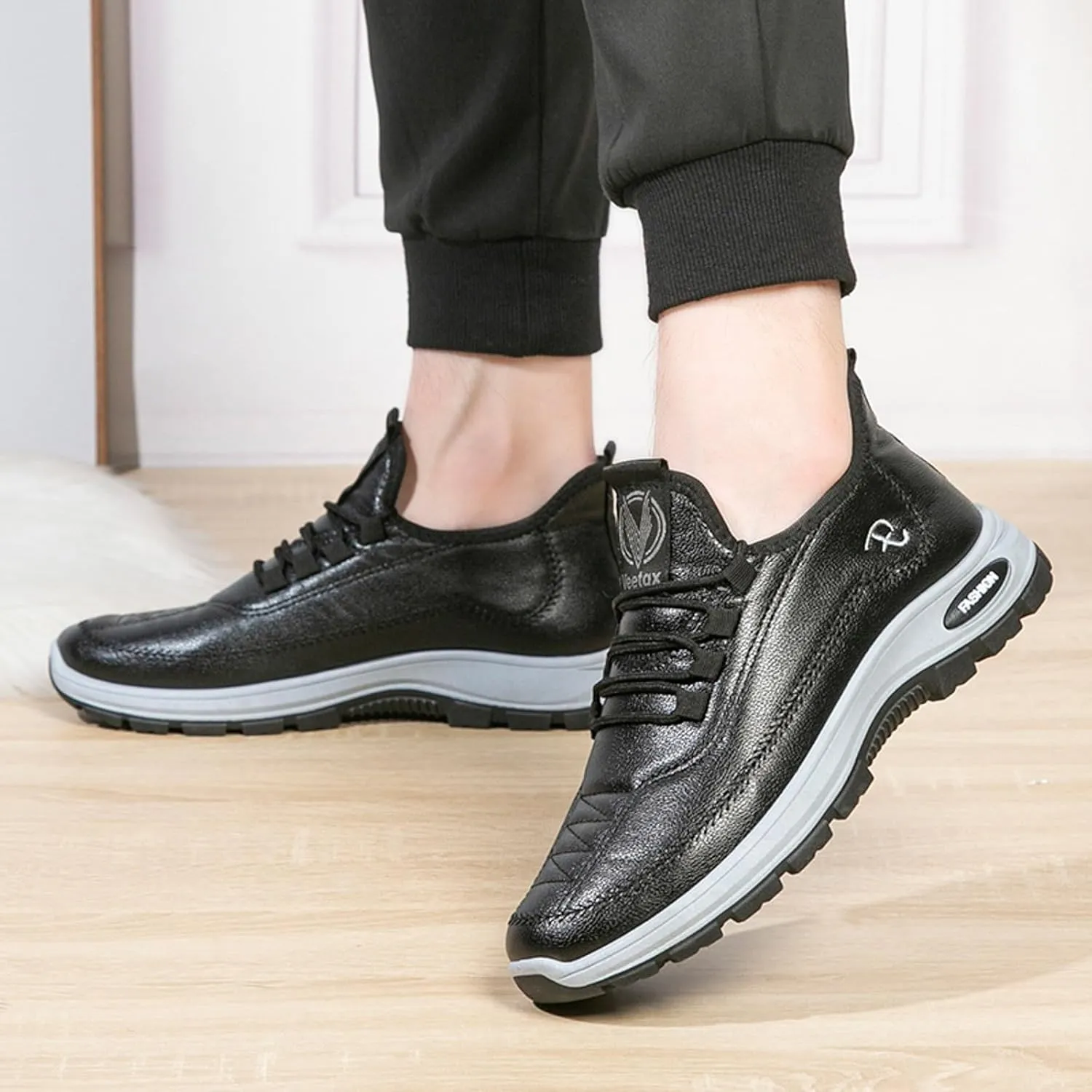 Casual Walking Shoes Couple Winter Thickened Velvet Cold Retro Sports Casual Shoes Breathable Soft Flat Bottom