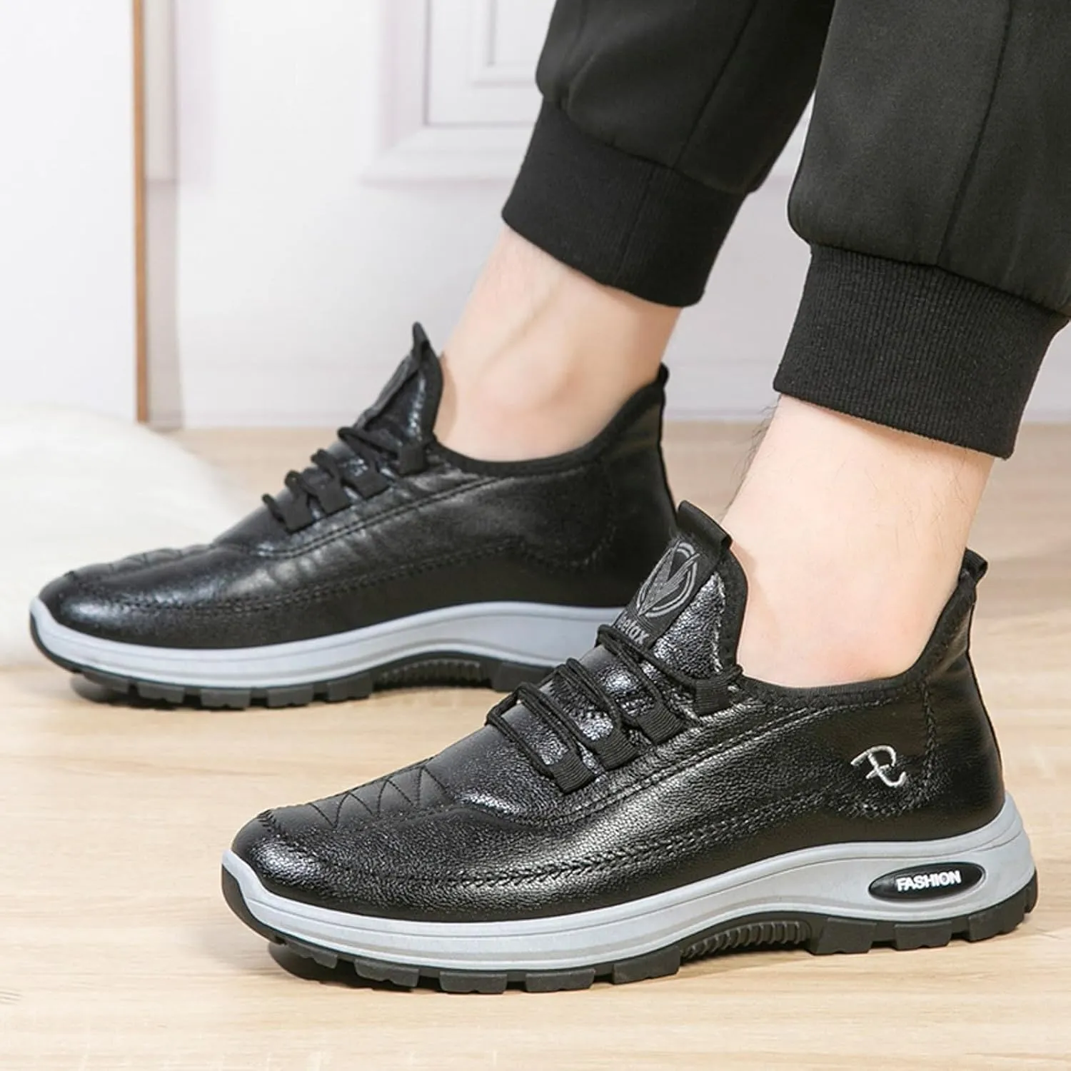 Casual Walking Shoes Couple Winter Thickened Velvet Cold Retro Sports Casual Shoes Breathable Soft Flat Bottom