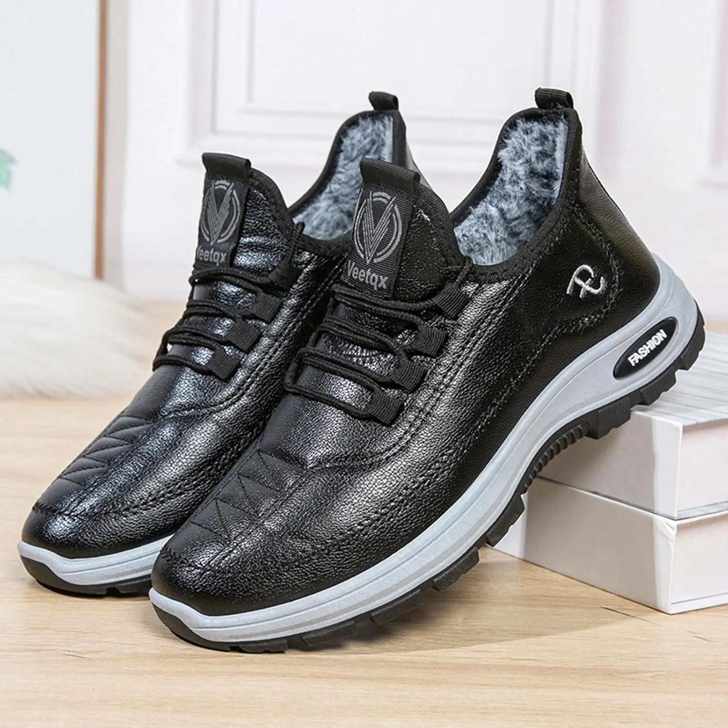 Casual Walking Shoes Couple Winter Thickened Velvet Cold Retro Sports Casual Shoes Breathable Soft Flat Bottom