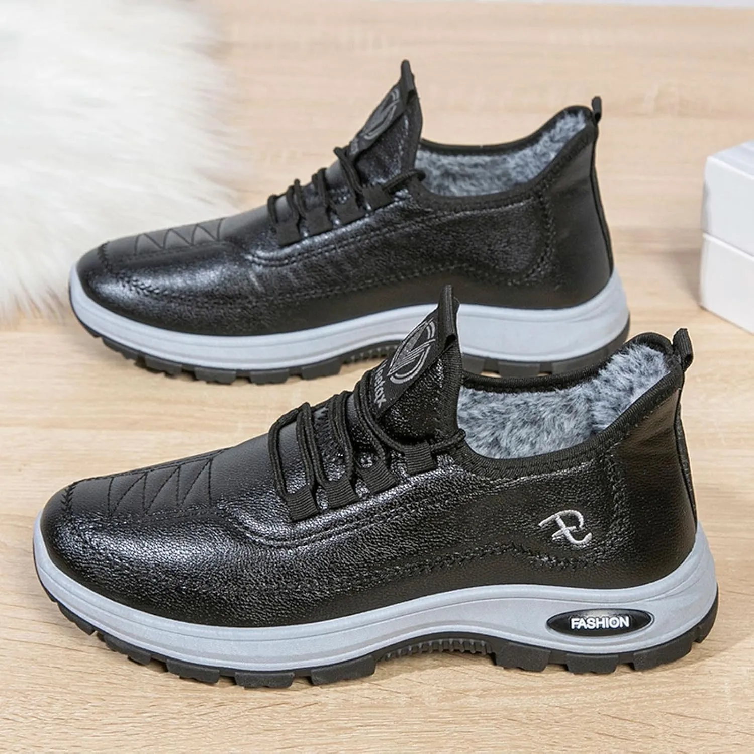 Casual Walking Shoes Couple Winter Thickened Velvet Cold Retro Sports Casual Shoes Breathable Soft Flat Bottom