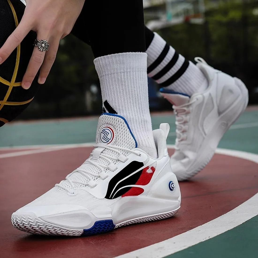 Men's Basketball Shoes are Breathable Anti Slip Wear-Resistant Shock-Absorbing Sports Training Boots