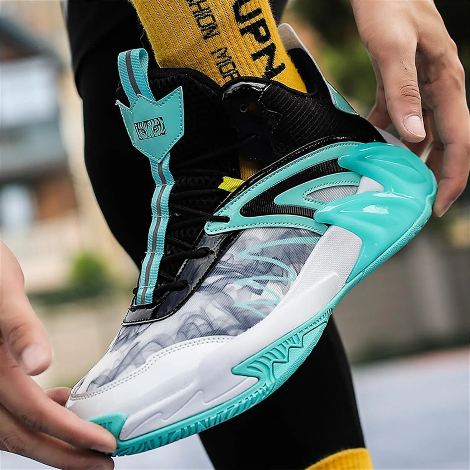 Mens Basketball Shoes Breathable Running Shoes Non Slip Outdoor Youth Fashion Sneakers Sport Trainer Tennis Shoes