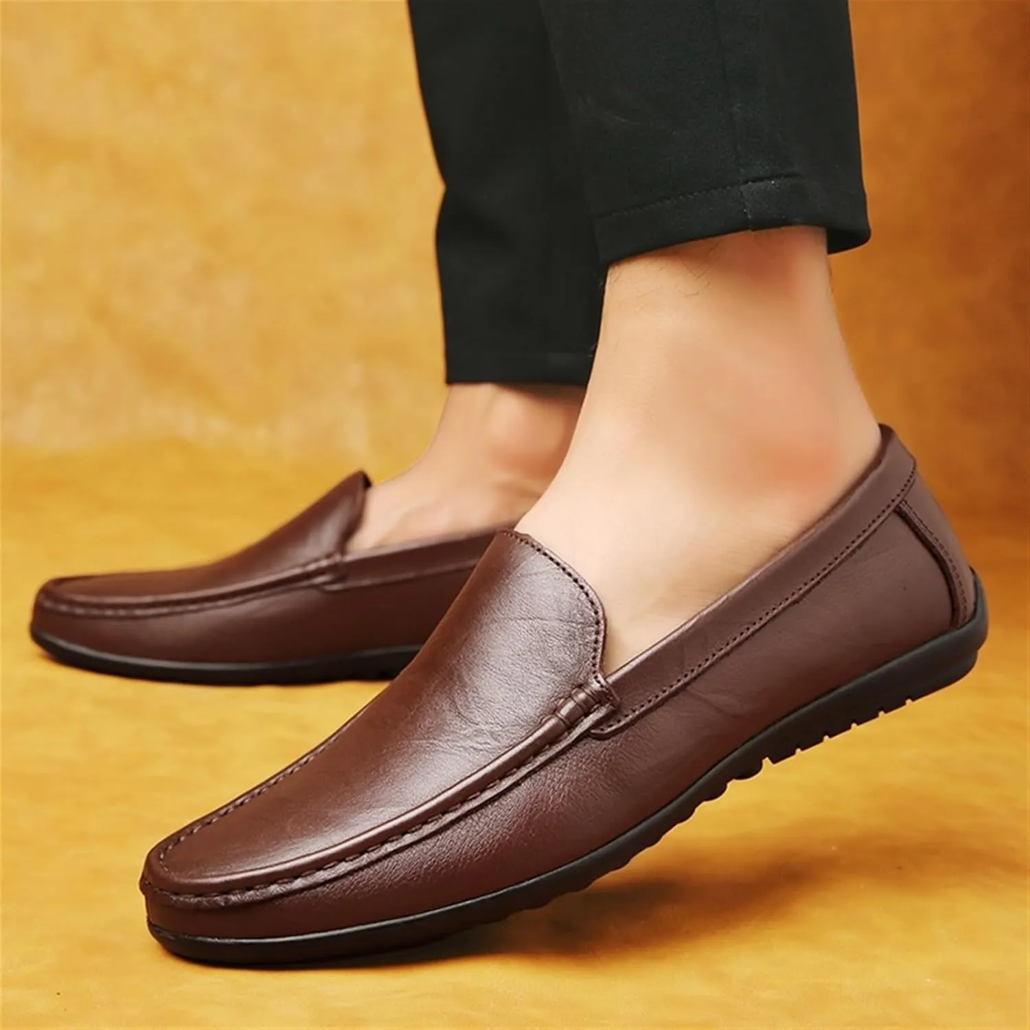 Men's Breathable Leather Loafers – Lightweight Slip-On Driving Shoes with Flexible Anti-Slip Sole and Fashionable Design