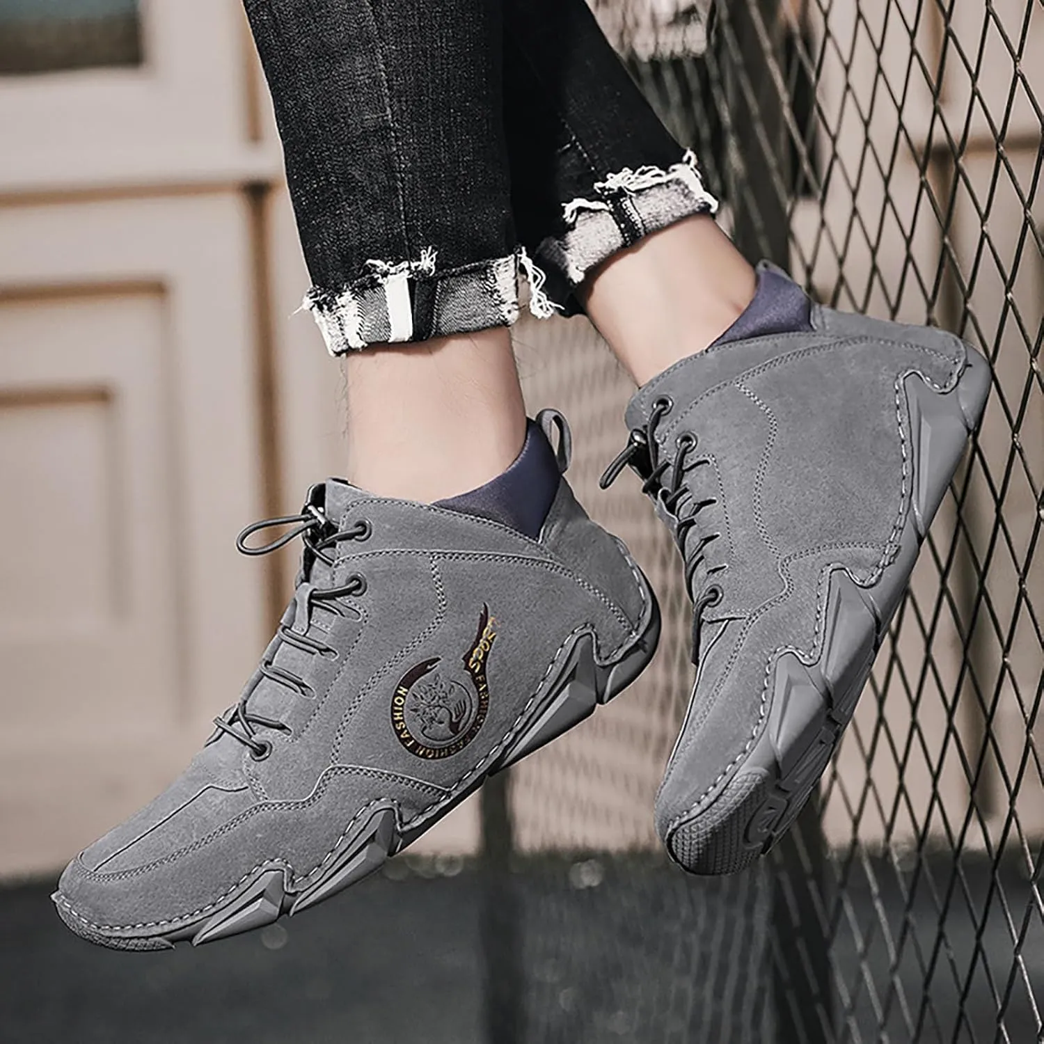 Men's Everyday Athletic Shoes New Winter Men's Padded Leather Korean High Top Short Boots Sport Shoes