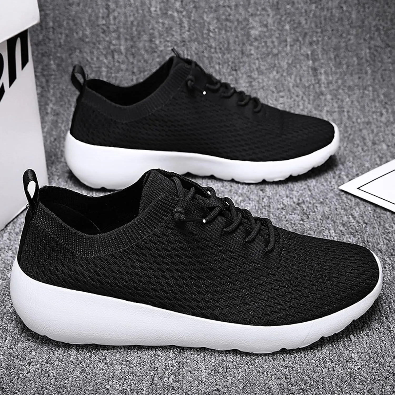 Men’s Everyday Sneakers Men Sports Shoes Fashion New Pattern Simple Solid Color Couple Comfortable Soft Sole Mesh