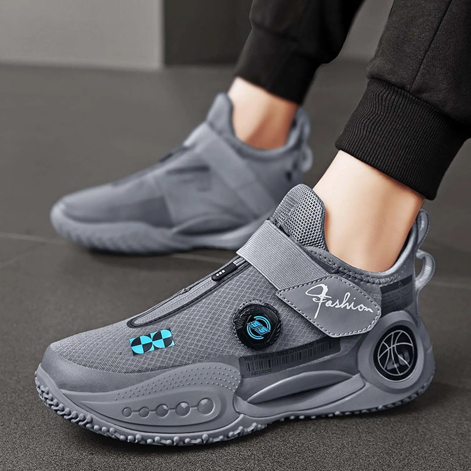 Men's Professional Basketball Shoes Non-Slip Training Low Top Sports Running Shoes Teenagers Fashion Sneakers Women's Outdoor Casual Sports Walking Shoes