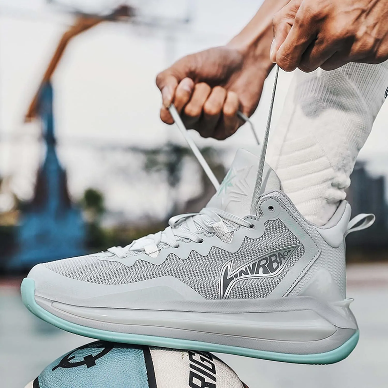 Men's Professional High Top Basketball Shoes Teenagers Fashion Sneakers Women's Indoor Non-Slip Cushioning Training Running Tennis Match Shoes