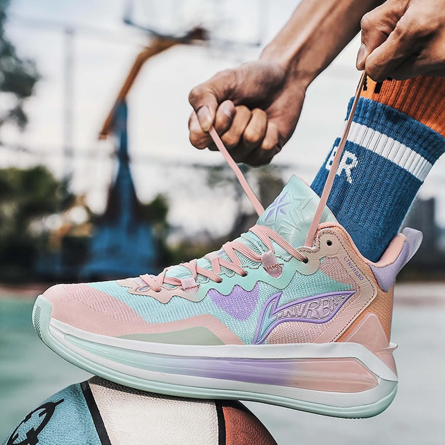 Men's Professional High Top Basketball Shoes Teenagers Fashion Sneakers Women's Indoor Non-Slip Cushioning Training Running Tennis Match Shoes