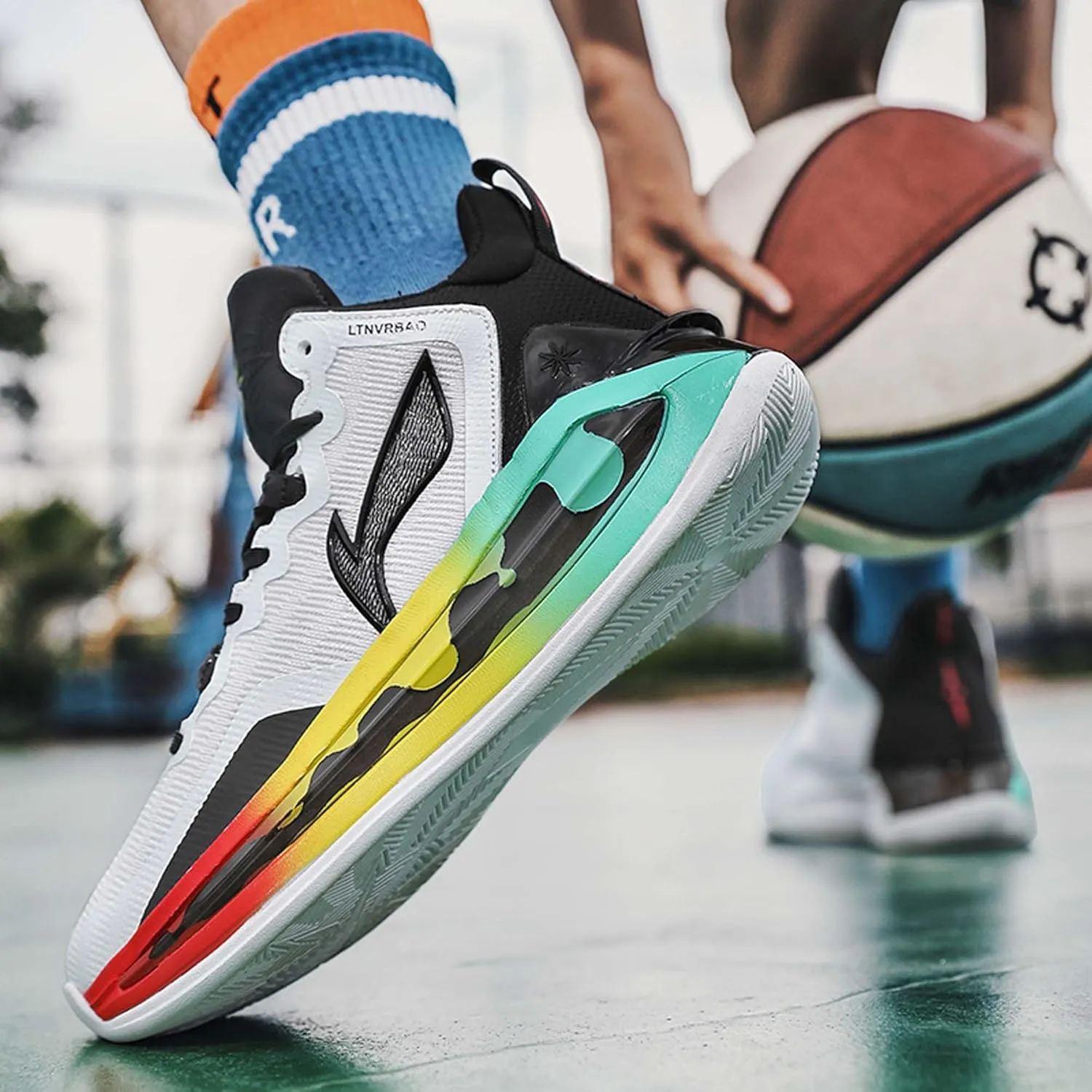 Men's Professional High Top Basketball Shoes Teenagers Fashion Sneakers Women's Indoor Non-Slip Cushioning Training Running Tennis Match Shoes