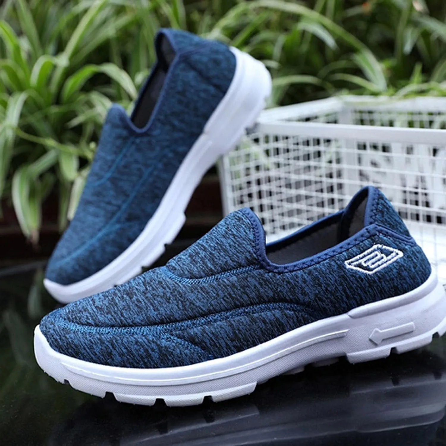 Mens Slip On Men's and Women's Soft Soled Breathable and Comfortable Sports Casual Shoes