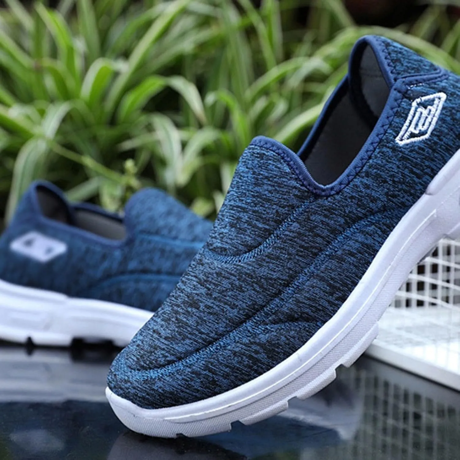 Mens Slip On Men's and Women's Soft Soled Breathable and Comfortable Sports Casual Shoes