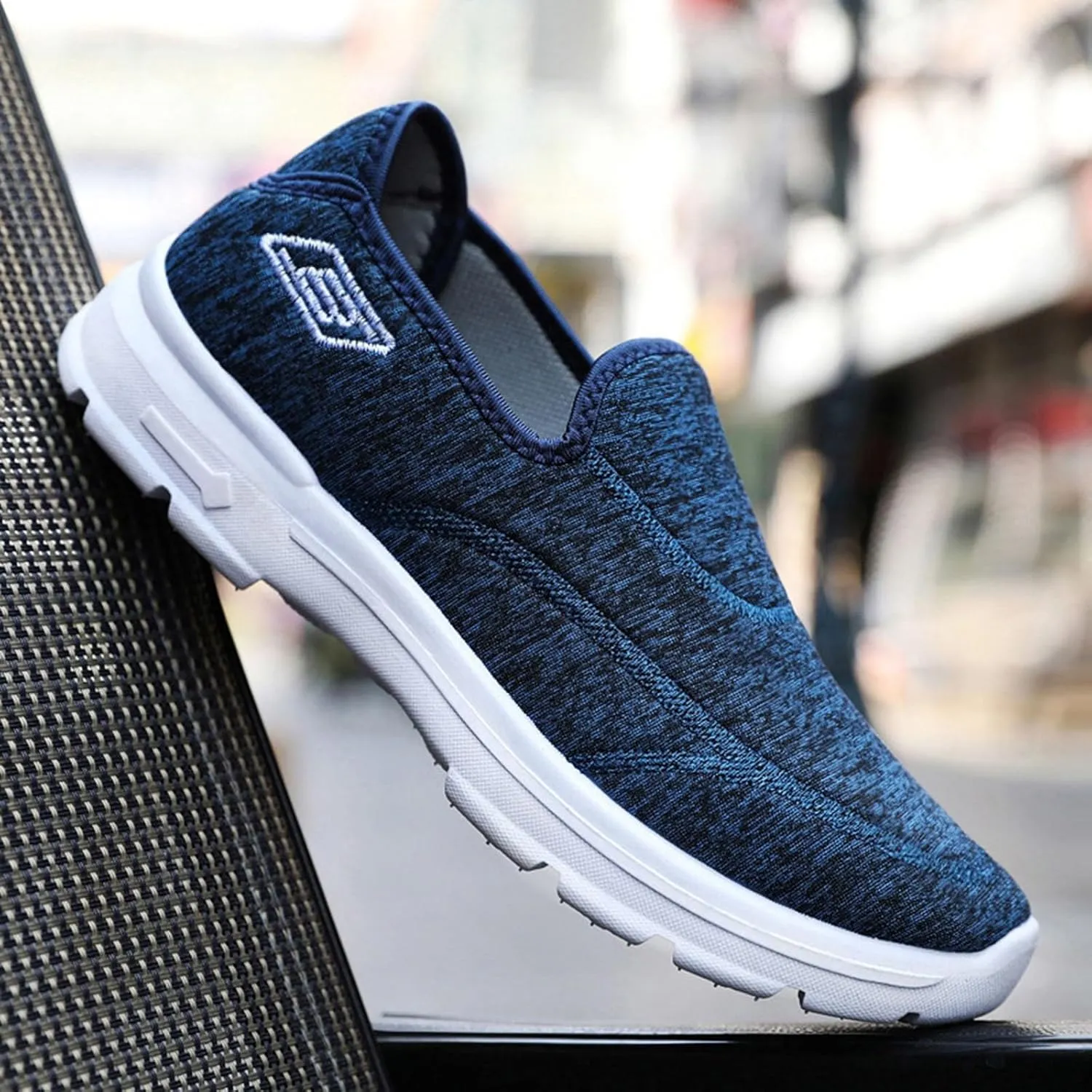 Mens Slip On Men's and Women's Soft Soled Breathable and Comfortable Sports Casual Shoes