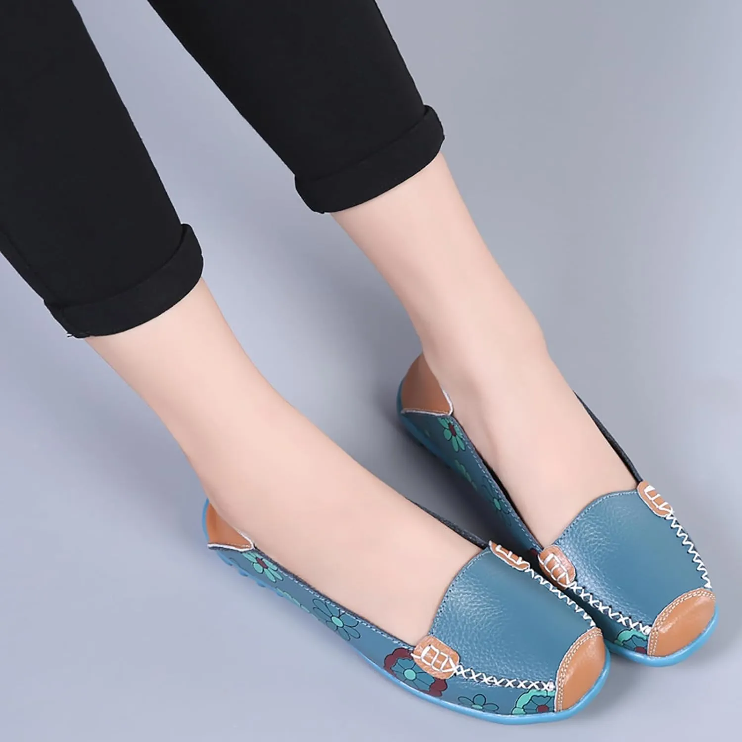 Sunporx Women's Comfortable Loafers Driving Moccasins Shoe Casual Flats Slip on Walking Breathable Non-Slip Office Work Shoe