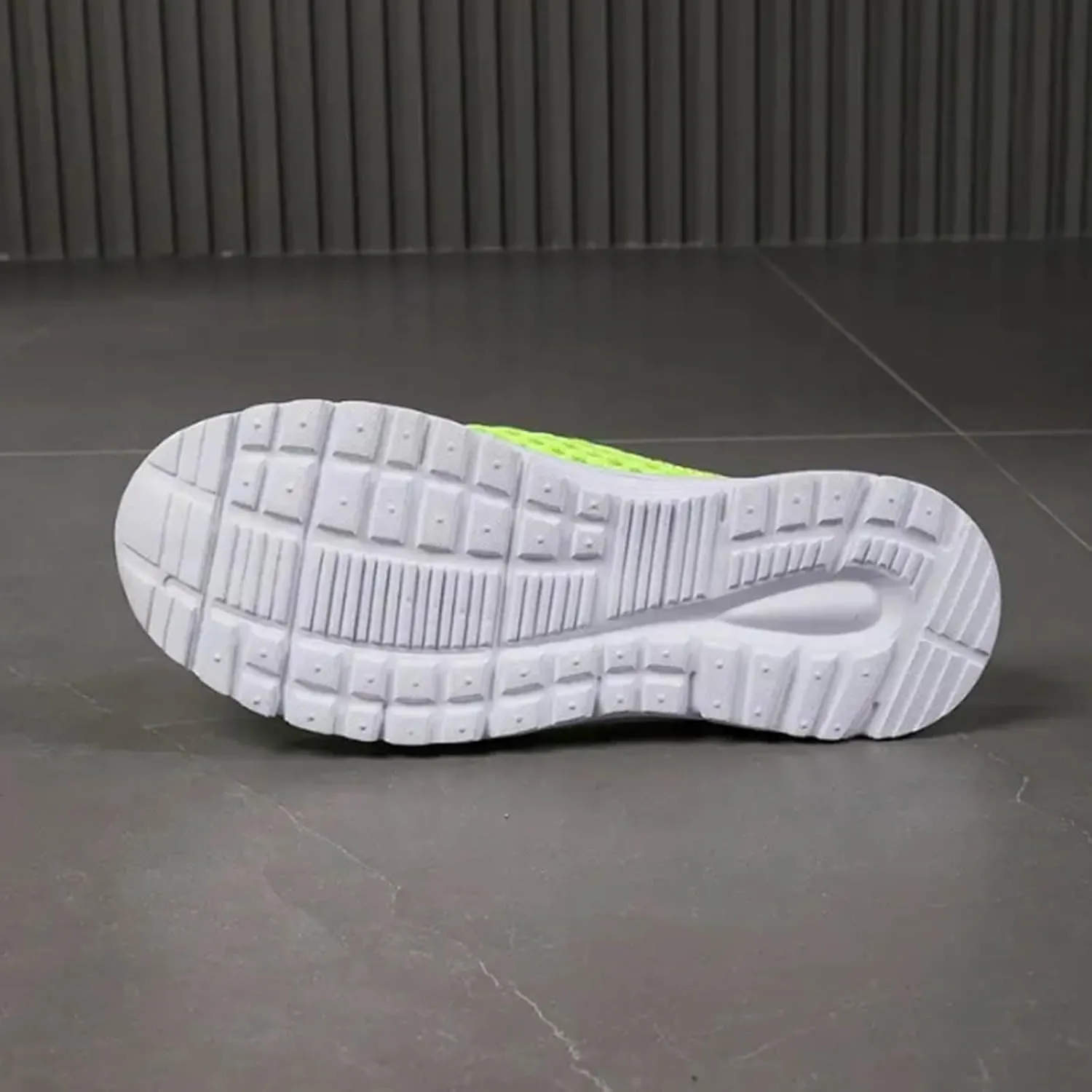 Women's Comfortable Casual Sneakers – Lightweight & Breathable Mesh Slip-On Walking Shoes, Easy to Wear, Soft Sole, Perfect for Work, Travel & Everyday Use ﻿