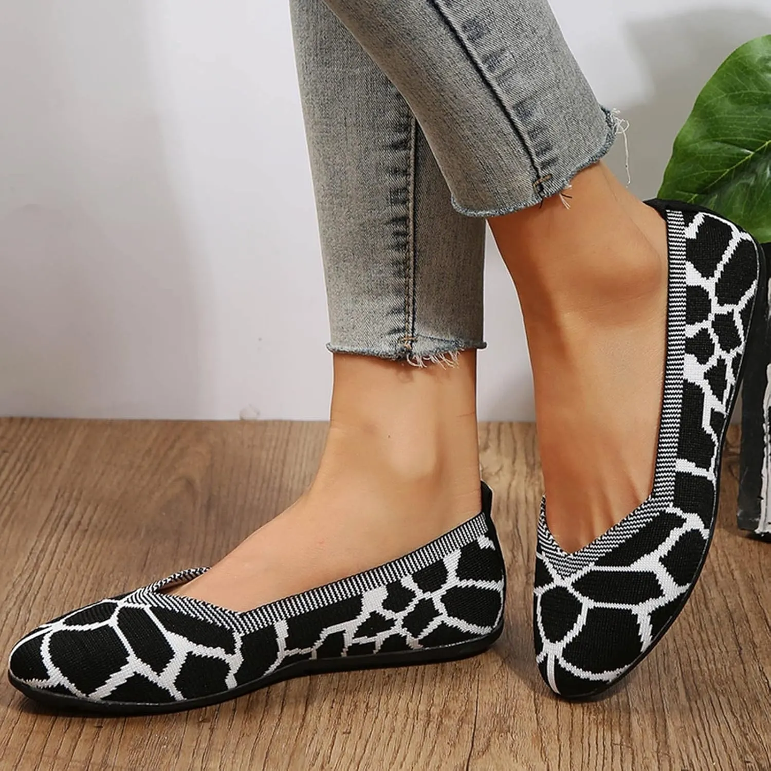 Womens Stretch Flats Casual Lightweight & Breathable Slip on Cute Loafer Slip on Walking Driving Shoes